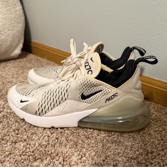 Nike Shoes - Nike Air Max 270